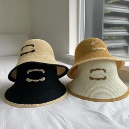 Kvinnors hinkhattar Designer Wide Brim Hats Storlek 56-60 cm Fisherman's Hat med broderade brev Sunshade Sun Hat New Basin Hat