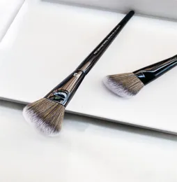 Pro Blush Makuep Brush 93 Soft Edecs Kątowy Róż Blush w proszku Rzeźbianie kosmetyków narzędzia piękności1664286