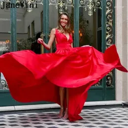 Party Dresses Janevini Red Woman Prom Dress Elegant Evening Long Robe Satin A-Line rygglös V-ringning Formell klänning med fickor Lange Jurk