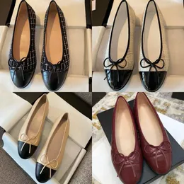 Дизайнерские черные балетные квартиры парижские брендные туфли обувь для обуви овчины женские женские стеганые стеганые стеганые кожа
