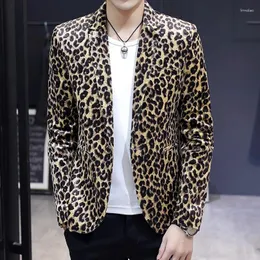 Abiti da uomo La principale promozione della tendenza casuale esplosiva All Match Fashion Handsome Personality Leopard Print Coat singolo Top