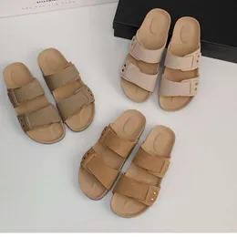 Schuhe für Frauen Sommer 2024 Neue dicke, abgelegene Boken -Sandalen für Outdoor -Kleidung, faule Wörter Flip Flops, weiche Bottom -Strand -Hausschuhe Unterwäsche