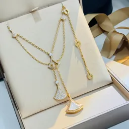 Designer smycken hänge halsband för kvinnor divas dröm party guldmaskinvara med låda