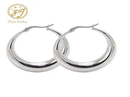 Zhijia Stainless Steel Jewelry 귀걸이 두꺼운 캐주얼 한 단순한 라운드 작은 실버 후프 귀걸이를위한 6008641