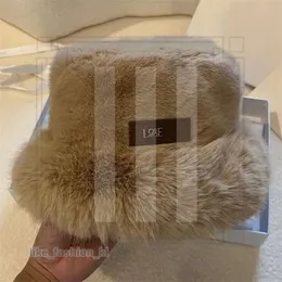 Loevwe Bucket Hat Fluffy Warm Designer Designer Bucket Hat Mens Winter Hat Gold Buckle Loe Fashion Bonnet Casquette Rabbit Fur Soft Fist Fided Lowew Bag Hats Bob 565