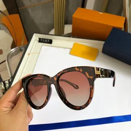 OVAL sunglasses Luxury sunglasses designer sunglasses Man and Women Goggle Beach Individual trendsDriving and taking selfies With Box very nice very cool
