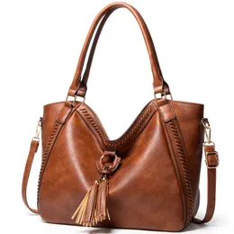 Axelväskor 2024 gränsöverskridande mode kvinnors väska spot handväska retro en messenger källfabrik pursar handväskor