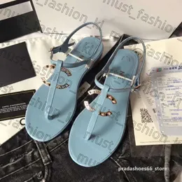 Nowe mieszkania Sandał Kobiety Chanells Shoe 2024 Summer Beach Clip Toe Luksusowe marka projektant butów Flip-Flops Quild Cain Channel Bagi Sandals Sandals Niski pięty Kapcia 428