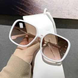 Новые винтажные солнцезащитные очки женщины роскошные квадратные ретро -очки UV400 Famale Travel Shades Lentes de Sol Para Mujer