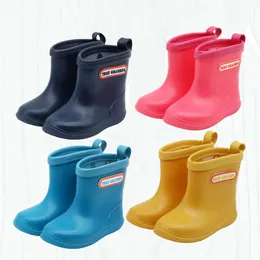 Solid Children Rain Baby PVC Waterproof Rainy Shoes Rubber Toddler Girl Boy Anti Slip Ankle Boots för utomhus L2405 L2405