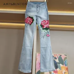 Stazione europea dei jeans femminile 2024 Pantaloni da bootcut alla vita da donna in primavera e ricamata estiva