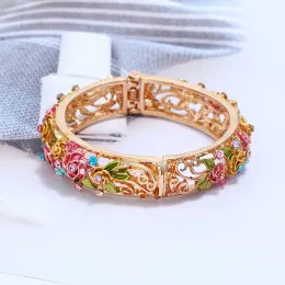2024Vintage Alloy Openwork Engraving Floral Bangle, Colorful