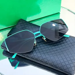 Luxusdesigner Sonnenbrille mit Metallrahmen Stativ Langbein Womens Mode sexy Textur hochwertige klassische Sonnenbrille UV400 Bv1113s