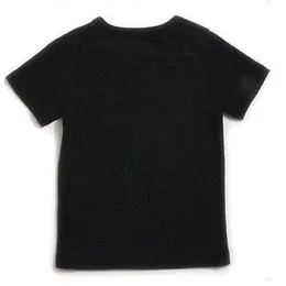 T-Shirts Little Maven Baby Jungen 2024 neue Sommertops Kinderkleidung Schwarze T-Shirts Cartoonschädel mit Mützen Kinderkinder Y240521