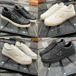 Lyxdesigner skor i centrum läder sneakers mens tränare emalj metall triangel svart vit grön bekväm mångsidig utomhus låg topp sneaker 38-45 euro