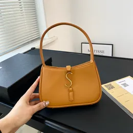 Mode Frauen Designer -Einkaufstaschen Unterarm Luxus Stickerei Clutch Handtaschen Geldbeutel Sommer Achsel Achsel Reißverschluss Echtes Ledertaschen Herren Reisen Crossbody Handsbags