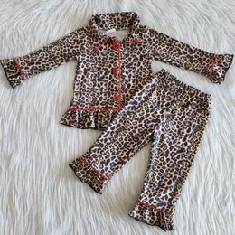 Kläduppsättningar RTS Design Girls Pajamas Set Kids Christmas Seepwear 2st Ruffle Wholesale Baby Leopard Toddler