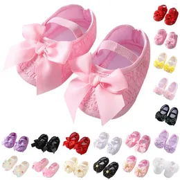 Primeiro Walkers Sof Sole Flower Baby Girl Banking Shoes Banding para a cabeça 2024 Adorável princesa Lace Bowknot Infant Non Slip Walker