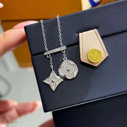 Louiseviution Halsband S Sier mot Brand Sailormoon Clover Necklace Designer Jewelry for Women har Moissanite Link Chain Choker Bling Pendant Halsband 959