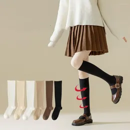 Meias femininas Moda Moda de cor sólida Algodão Casual Sock Girl Girl Pressão Middle Tube Mental Hosiery