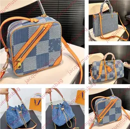 Women Denim Bag Designer Chess Mailman Messenger Courier Väskor Håll alla Ban Dou Liere 45 Travel Duffel Bagage Tote på ThoGo High Quality Neonoes Bucket Handbag