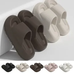 Piattaforma spessa da bagno pantofole da bagno Donne nuvole Slide di moda Eva Sole sandali interni Nonslip Flip Flip Flops Uomini 240517