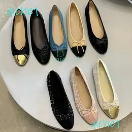 Klädskor balettlägenheter 100% riktiga läder designer kvinnor skor ballerina lambskin cap toe ballerina lyx loafer storlek 35-42 bröllopsfest svart med låda