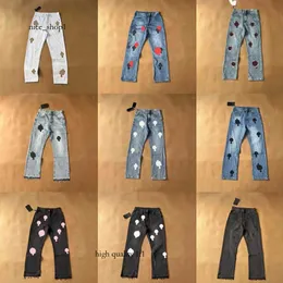 Chrome Men's Pants Designer Kläder Mens Jeans Denim Cross Brands Ch Sanskrit tvättas i gamla raka Jean Hearts Loose Crucifix Applique till försäljning 2311