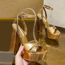 Plataforma de sensação metálica sandálias grossas blocos peep-toe salto alto salto tornozelo tira de alça de salto dourado prata 14 cm feminino de luxo sapatos de luxo sapatos de casamento com caixa
