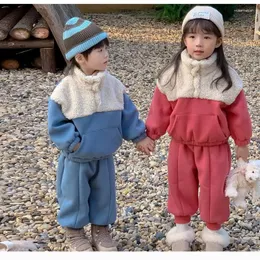 Conjuntos de roupas 7882 Crianças Conjunto 2024 Autumn Winter Korea Fashion's Sweater Sweater Pant Fleece Two Piece