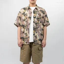 メンズカジュアルシャツ韓国ハワイアンビーチライトシンシャツ男性用レトロプリント夏のボタンアップ半袖ブラウスストリートウェア