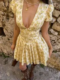Taruxy Seksi Deep V-Guth Womens Elbise 2024 Yaz Moda A-line Elbise Kadınlar Yüksek Bel Pilected Baskı Plaj Partisi Elbise 240515