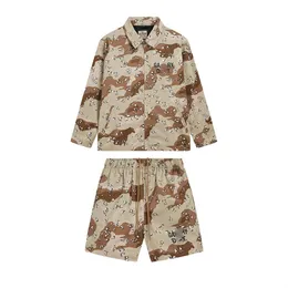 Herres designer tracksuit fjäderkamouflage jacka kappa strand shorts set brev tryckt lös casual svett kostym