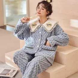 여성용 잠자기 2024 Coral Fleece Pajamas Women Autumn Winter Nightgown 두꺼운 따뜻한 간단한 소녀 폴로 칼라 홈 의류 세트