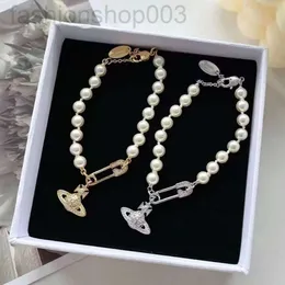 Desginer Viviane Westwood Western Empress Dowager Pin Saturn Pearl Bracelet Womens Classic Full Diamond Paper Clip Design Light Luxury Fashion Handwear