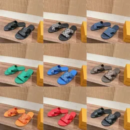 Slipare Sandaler Designer Menwomen Shoes Flat Slides Flip Flop Summer äkta läder utomhus badskor strand tofflor size39-45