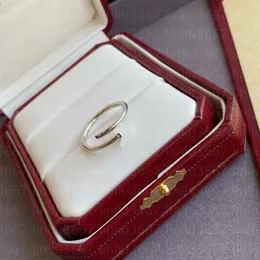 مصمم فضية رقيقة حلقة الأظافر مع حلقة الماس أعلى v-gold for woman man electroplating 18k كلاسيكي قسط مع مربع