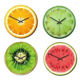 Yaratıcı meyve baskılı ahşap dijital saat sessiz mutfak dekoru için duvar saatleri