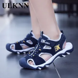 Sandálias de toe fechado do menino Ulknn