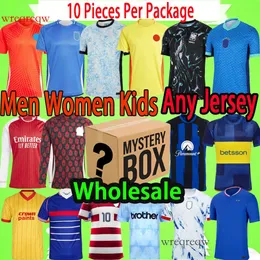 Partihandel 1 stycken per paketmysteriumlådor 2024 Soccer Jerseys Alla FC Retro XXXL 4XL National Team Kids Kit 24/25 Blind Box Toys Present Football Shirt Present Present