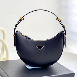 1 1 schwarze weiße Designer -Umhängetasche Frauen Herren Dreieck Geschenk Achselhöhle Crossbody Half Moon Bags Luxurys Geldbeutel Handtasche Real Leder Tte Kupplung Unterarmtasche Gurt