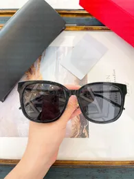 Projektantki przeciwsłoneczne Kobiety Butterfly Okulary przeciwsłoneczne M48S Luksusowe okulary przeciwsłoneczne Owalne okulary przeciwsłoneczne dla mężczyzn Podróżujące modę Okulary przeciwsłoneczne na plaży