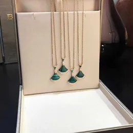 Hochkostenleistung Schmuck Bulgarly Halskette Diamant kleiner Rock Halskette Damen Leichte Luxus -Fanshaped Vielseitig haben originale Logo