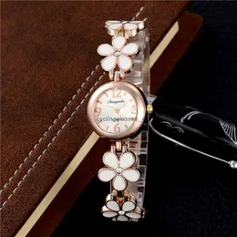 Горячие продажи часов модные браслеты женские европейские цветочные стальные группы