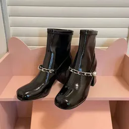 Designer Fashion Women Boots Boots Capahutta 6,5 см высокого каблука пинетки Италия Популярные круглые носки Черно белый кожаный жемчужный щип