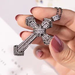 Fyra stilar 925 Sterling Silver Christianity Cross Pendants Diamond Necklace For Women Men Luxury Cocktail Gemstone Jewelry