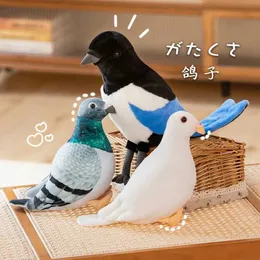 Nadziewane pluszowe zwierzęta Nowe życie ptaków Plush Toys Symulacja biała zielona gołębia Piękna sroka nadziewana lalka zwierzęta