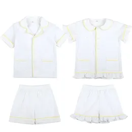 ملابس صيفية للأطفال البيض seersucker 100 ٪ قطن قصير الأكمام أطفال باماس مجموعة الأشقاء مطابقة الأولاد الصدفة الفتيات بيجاماس L2405