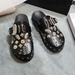 Slip Metal Shoes 313 Stud on Rivet Slippers Slides Punk Half Rock Round Toe Women Fur Mules Belts Fall Winter Sandals Flats Studded 240315 Pers Ded b pers a53 ded