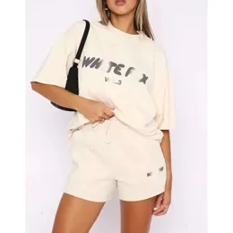Tasarımcı Kadın Takipleri Beyaz 2 Parça Şort Setleri Yaz Kadın Kısa Pantolon Bayanlar Gevşek Pamuk T-Shirt Sport Kadın Giysileri S-XXL